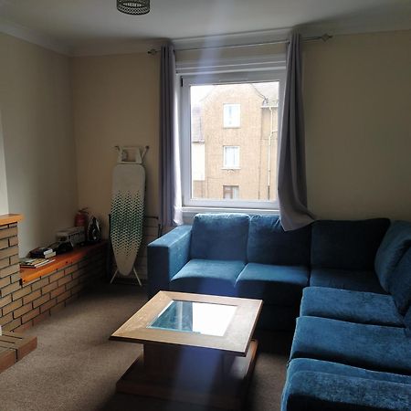 אדינבורו Self Catering 2 Bedroom Flat, Frequent Buses, 1-Minute Walk To Bus Stop, 20 Minutes To City Center מראה חיצוני תמונה