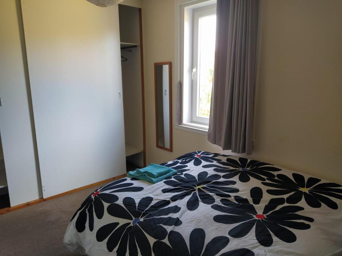 אדינבורו Self Catering 2 Bedroom Flat, Frequent Buses, 1-Minute Walk To Bus Stop, 20 Minutes To City Center מראה חיצוני תמונה